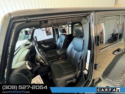 Used 2014 Jeep Wrangler Unlimited Rubicon w/ Connectivity Group AWD/4WD image 16