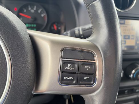 Used 2012 Jeep Patriot Latitude FWD image 14