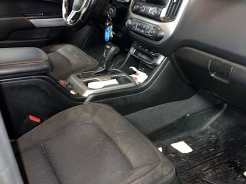 Used 2021 Chevrolet Colorado LT image 11