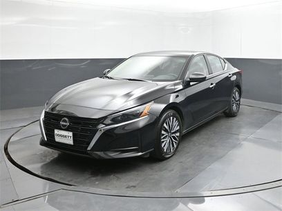 Used 2024 Nissan Altima 2.5 SV