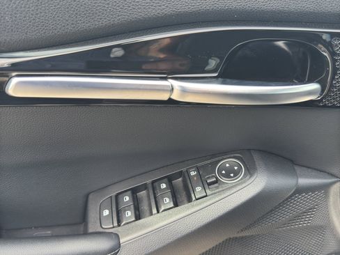 Used 2025 Kia Seltos S image 14