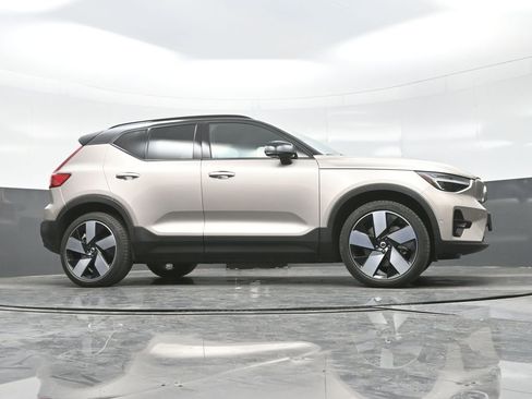 Used 2023 Volvo XC40 Recharge Ultimate image 27