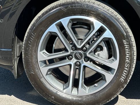 Used 2025 Audi Q5 Premium w/ Convenience Package AWD/4WD image 32
