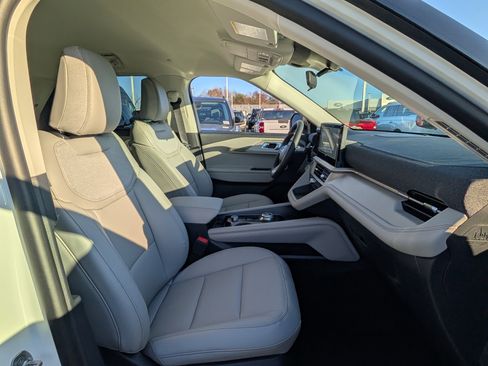 New 2026 Ford Explorer Active w/ Active Comfort Package image 6