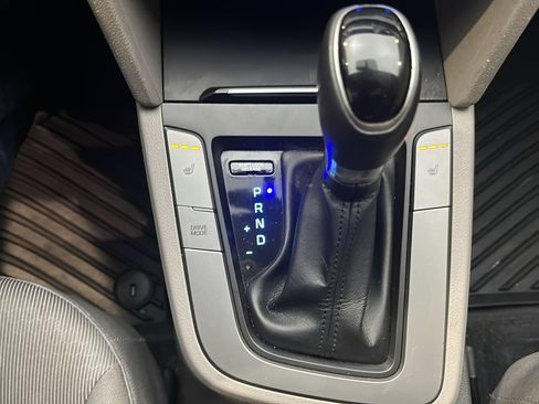 Used 2018 Hyundai Elantra Value Edition FWD image 32