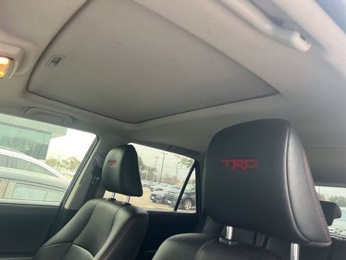 Used 2019 Toyota 4Runner TRD Off-Road Premium image 6