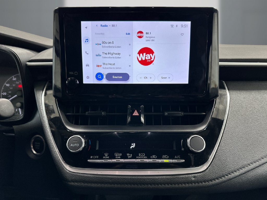 Used 2023 Toyota Corolla SE w/ SE Premium Package FWD image 19