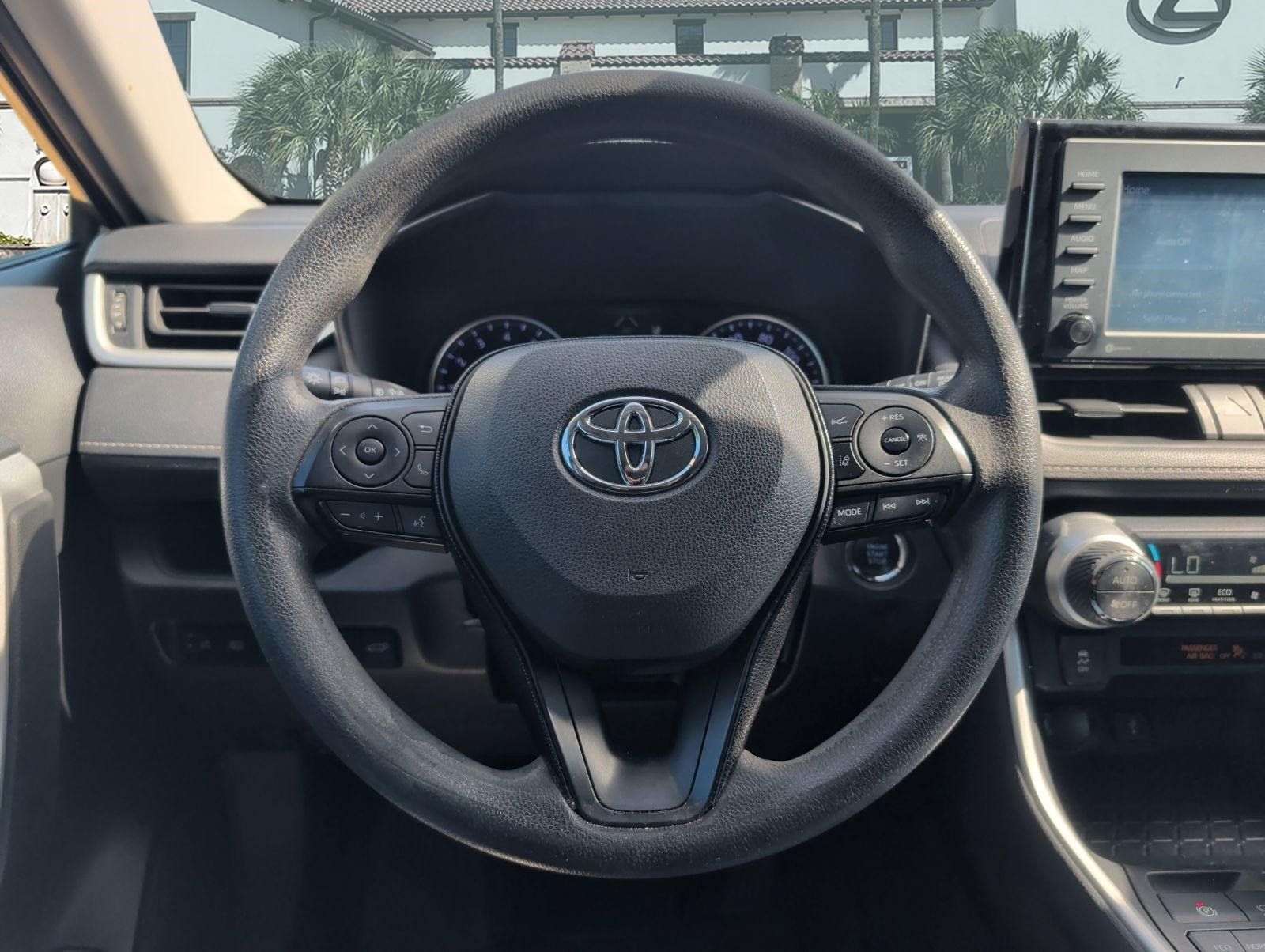 Used 2021 Toyota RAV4 XLE w/ Convenience Package FWD image 13