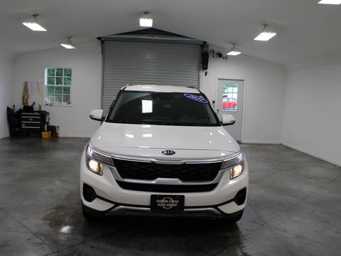 Used 2021 Kia Seltos S FWD image 3