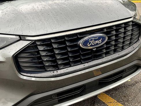 Used 2023 Ford Escape Platinum image 28