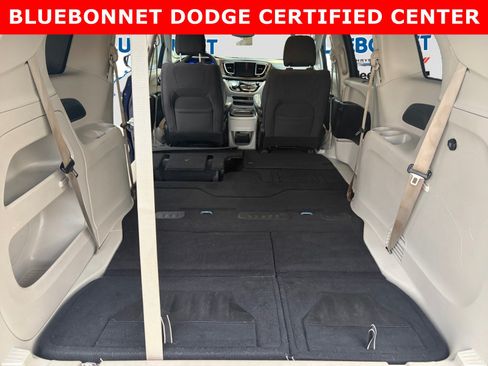 Used 2019 Chrysler Pacifica Touring Plus w/ Advanced Safetytec Group FWD image 23