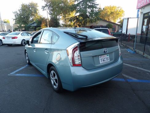 Used 2014 Toyota Prius Four FWD image 4