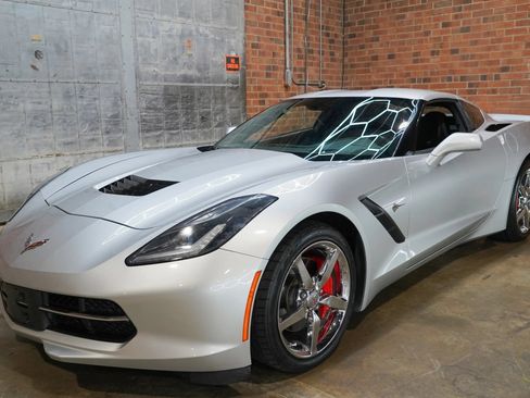 Used 2014 Chevrolet Corvette Stingray Coupe w/ 3LT Preferred Equipment Group RWD image 19