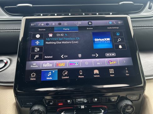 New 2025 Jeep Grand Cherokee L Limited w/ Luxury Tech Group II image 29