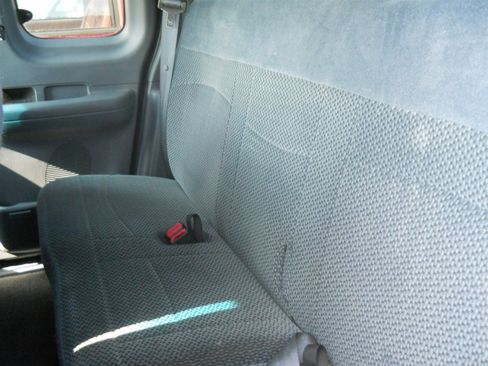 Used 1999 Ford F150 XLT image 4