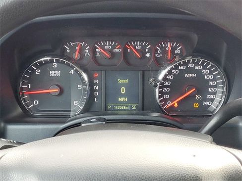 Used 2018 Chevrolet Silverado 1500 Custom w/ Custom Value Package image 17