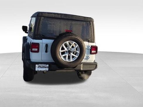 Used 2023 Jeep Wrangler Sport AWD/4WD image 4