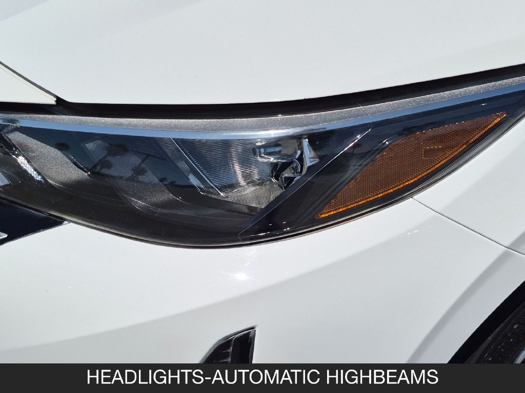 Used 2025 Nissan Sentra SV FWD image 10