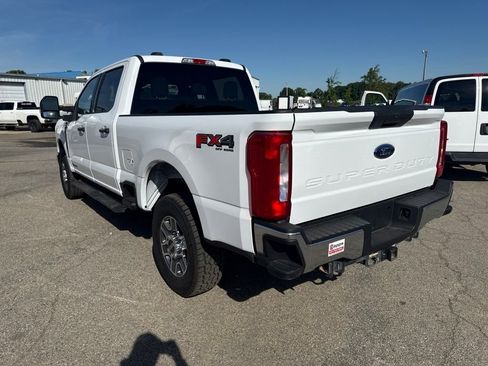 Used 2024 Ford F250 XLT w/ FX4 Off-Road Package AWD/4WD image 2