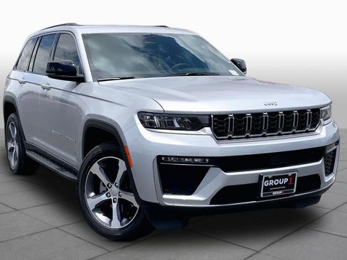 Used 2026 Jeep Grand Cherokee Limited AWD/4WD image 3