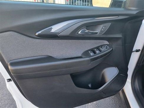 Certified 2023 Chevrolet TrailBlazer LT w/ Convenience Package image 9