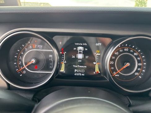 Used 2021 Jeep Gladiator Sport AWD/4WD image 24