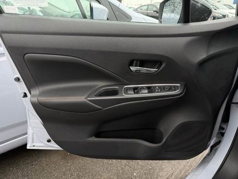 New 2025 Nissan Versa SR w/ Trunk Package image 18