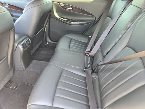 Used 2017 INFINITI QX50 2WD w/ Premium Plus Package image 9