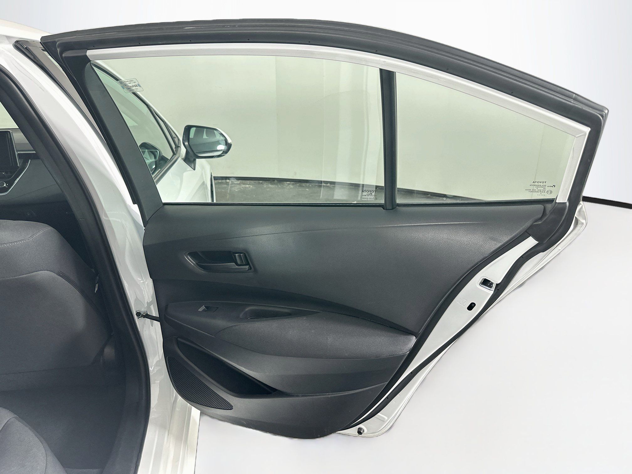 Used 2024 Toyota Corolla LE FWD image 28