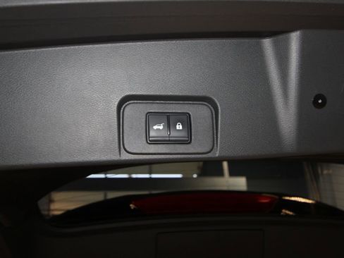 Used 2024 Nissan Rogue SL w/ SL Premium Package image 42