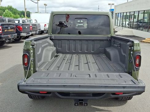 Used 2021 Jeep Gladiator Rubicon AWD/4WD image 25