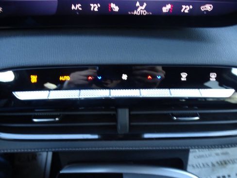 Used 2025 Buick Enclave AWD Preferred image 33