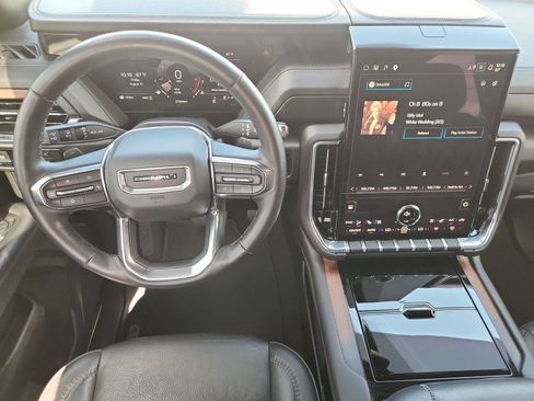 Used 2025 GMC Yukon Denali AWD/4WD image 11