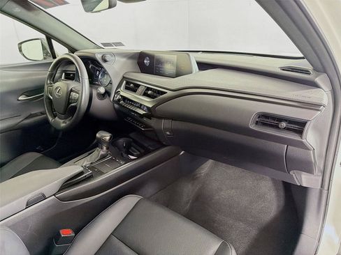 Used 2019 Lexus UX 200 FWD image 31