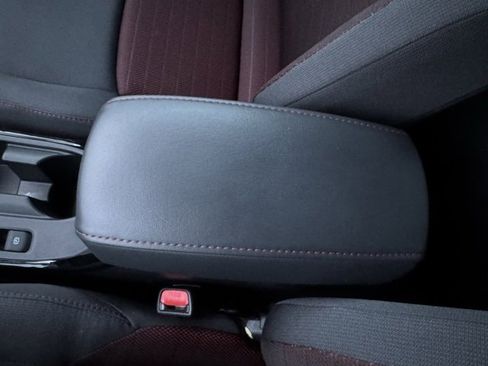 Certified 2025 Toyota Corolla SE image 15