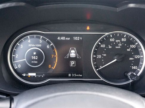 New 2025 Nissan Versa SR w/ Trunk Package image 13