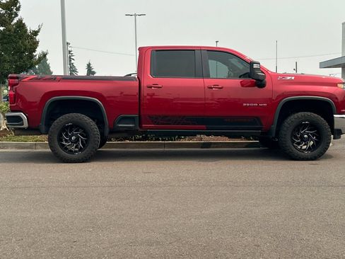 Used 2021 Chevrolet Silverado 3500 LT w/ Convenience Package AWD/4WD image 3