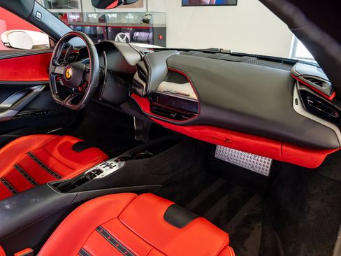 Used 2021 Ferrari SF90 Stradale AWD/4WD image 17