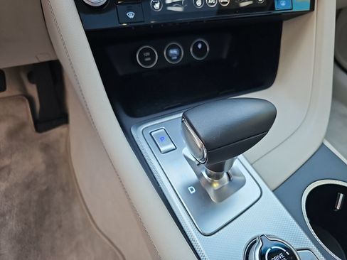 Certified 2026 Genesis G70 2.5T RWD image 21