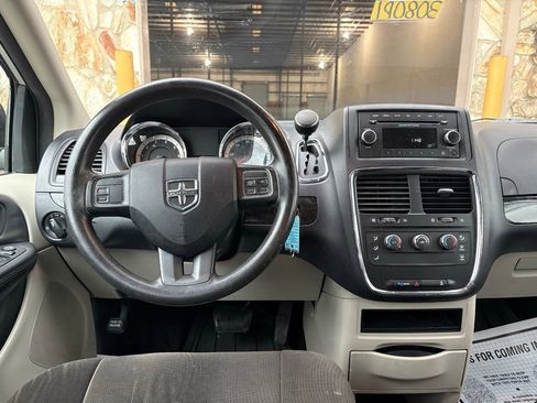 Used 2012 Dodge Grand Caravan American Value Package image 22