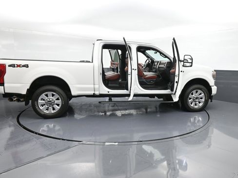 Used 2021 Ford F350 Platinum image 38