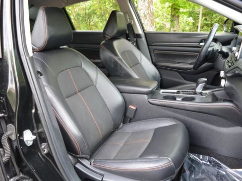 Used 2019 Nissan Altima 2.5 SR FWD image 17