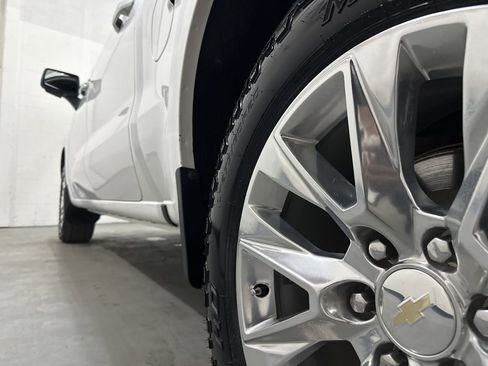 Used 2021 Chevrolet Silverado 1500 LTZ w/ LTZ Premium Package AWD/4WD image 14