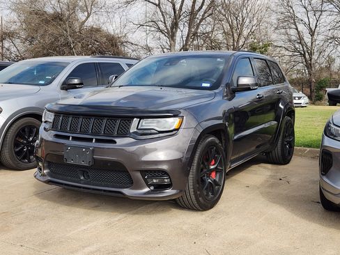 Used 2018 Jeep Grand Cherokee SRT image 3