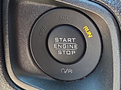 Used 2024 Jeep Wrangler Sport S image 19