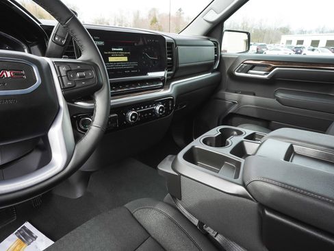 Used 2025 GMC Sierra 1500 Elevation image 25