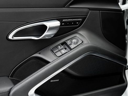 Certified 2018 Porsche 911 Carrera RWD image 8