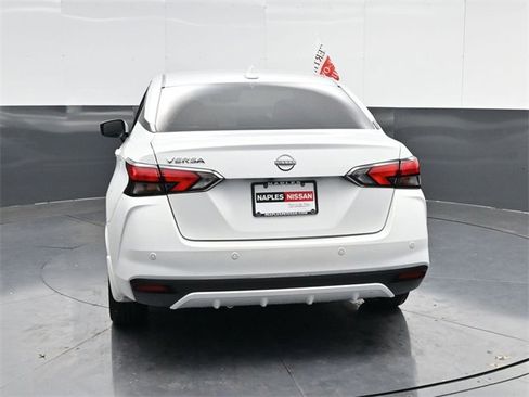 Used 2025 Nissan Versa SV w/ Trunk Package image 4