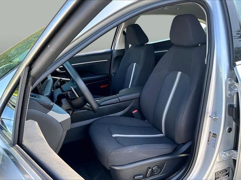 Used 2025 Hyundai Sonata SEL FWD image 8