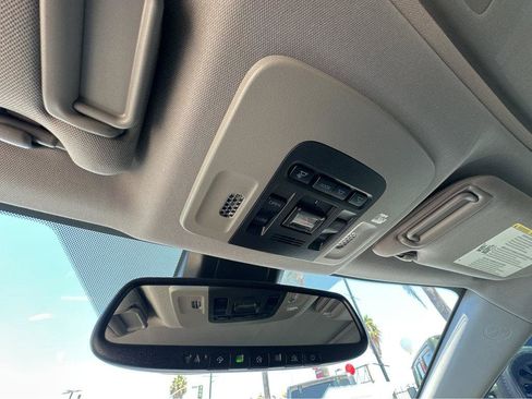 Used 2022 Toyota Camry SE w/ Convenience Package FWD image 25